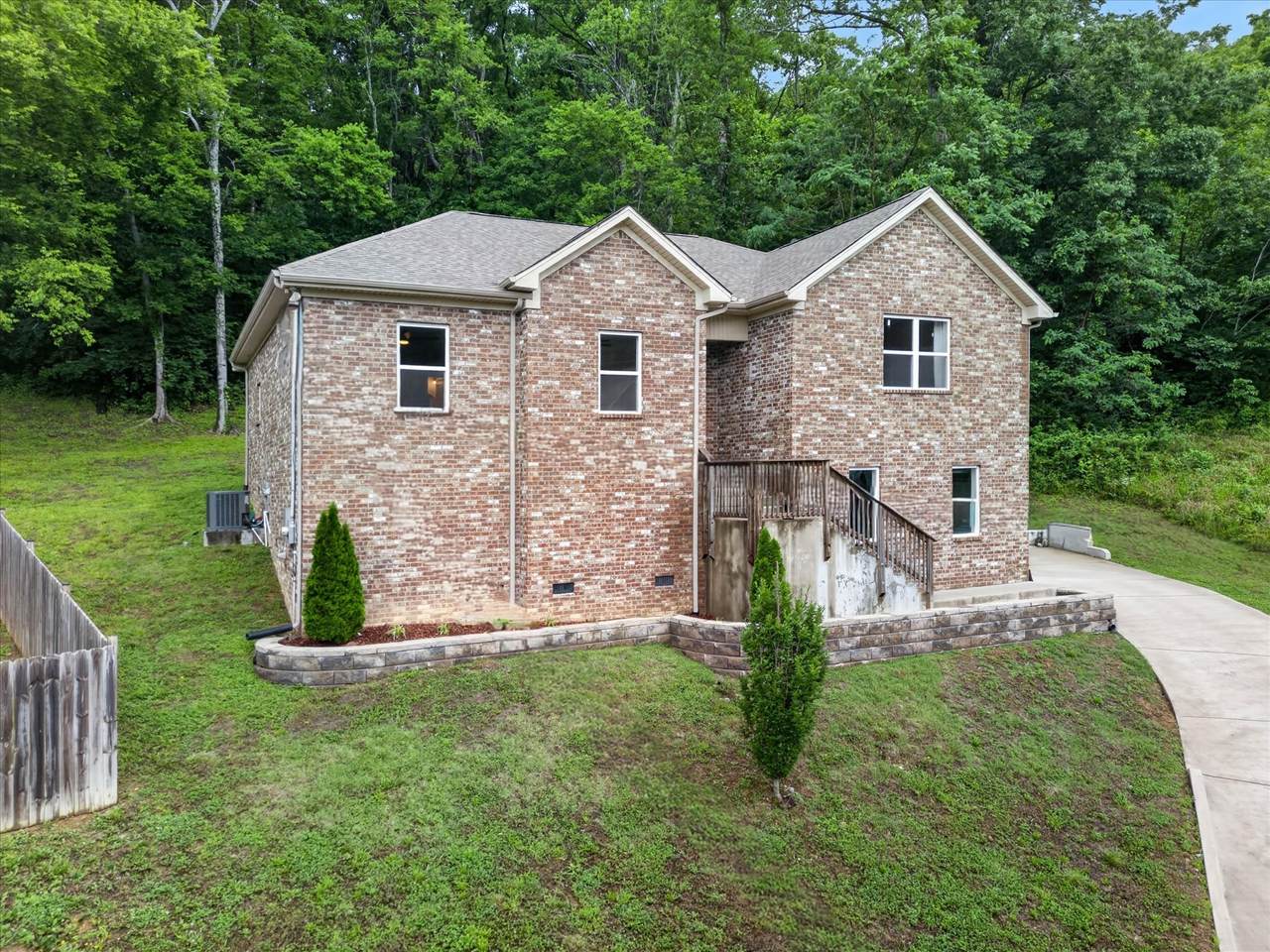 https://bt-photos.global.ssl.fastly.net/nashville/1280_boomver_1_RTC3223898-1.jpg