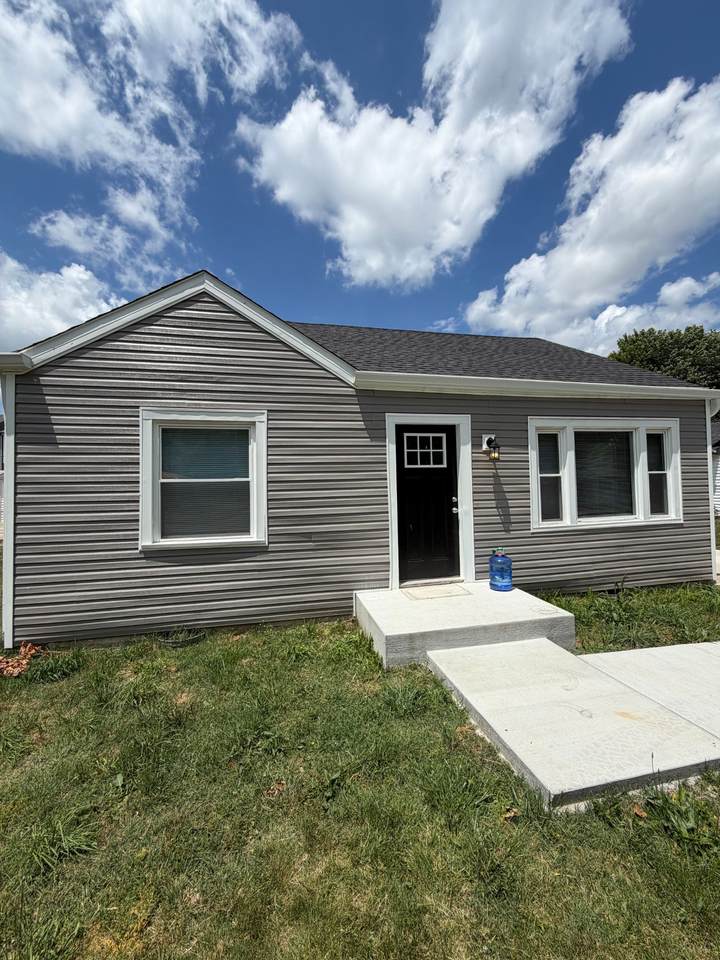412 Highland Cir - Photo 1