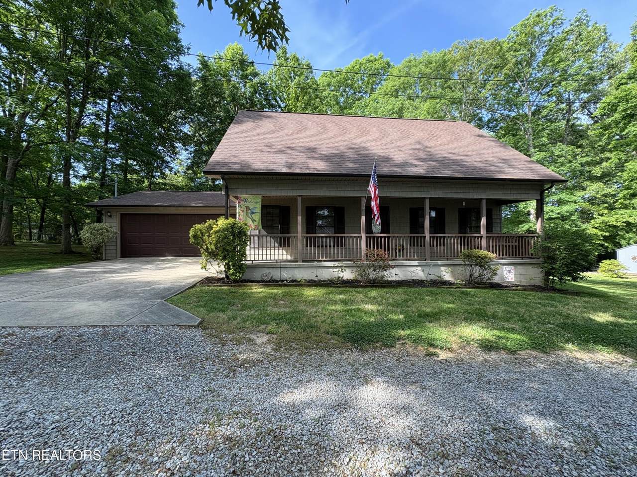 162 Bayside Drive - Photo 1