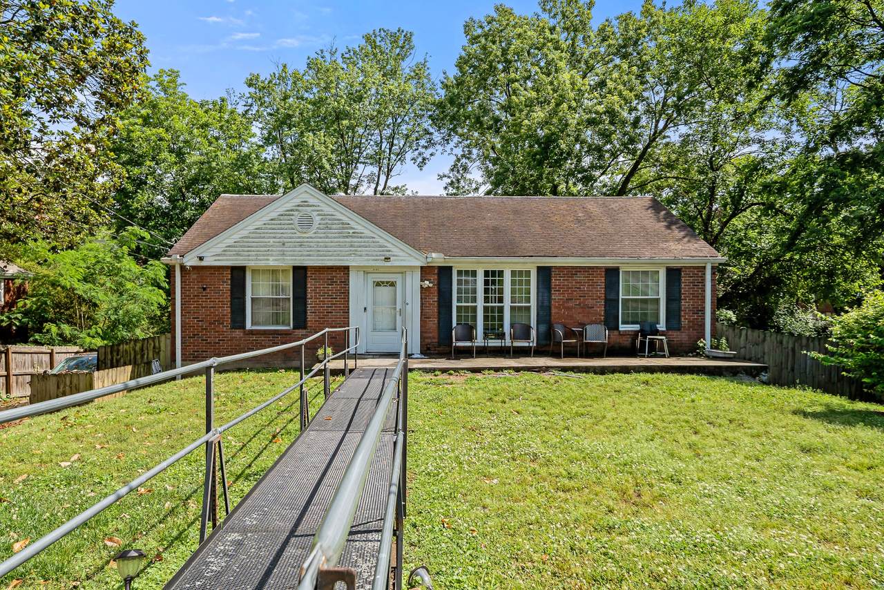 2402 Pafford Dr - Photo 1
