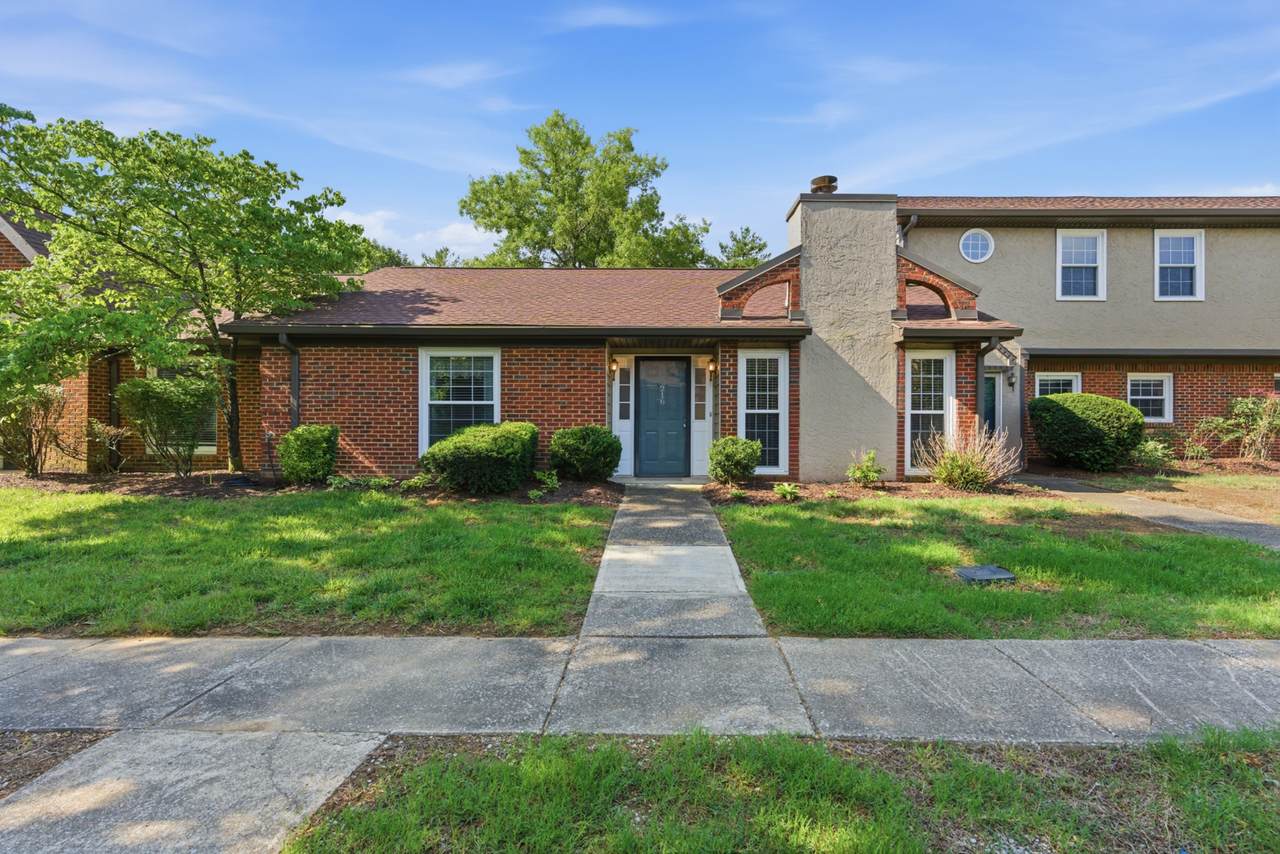 216 Highland Villa Cir - Photo 1