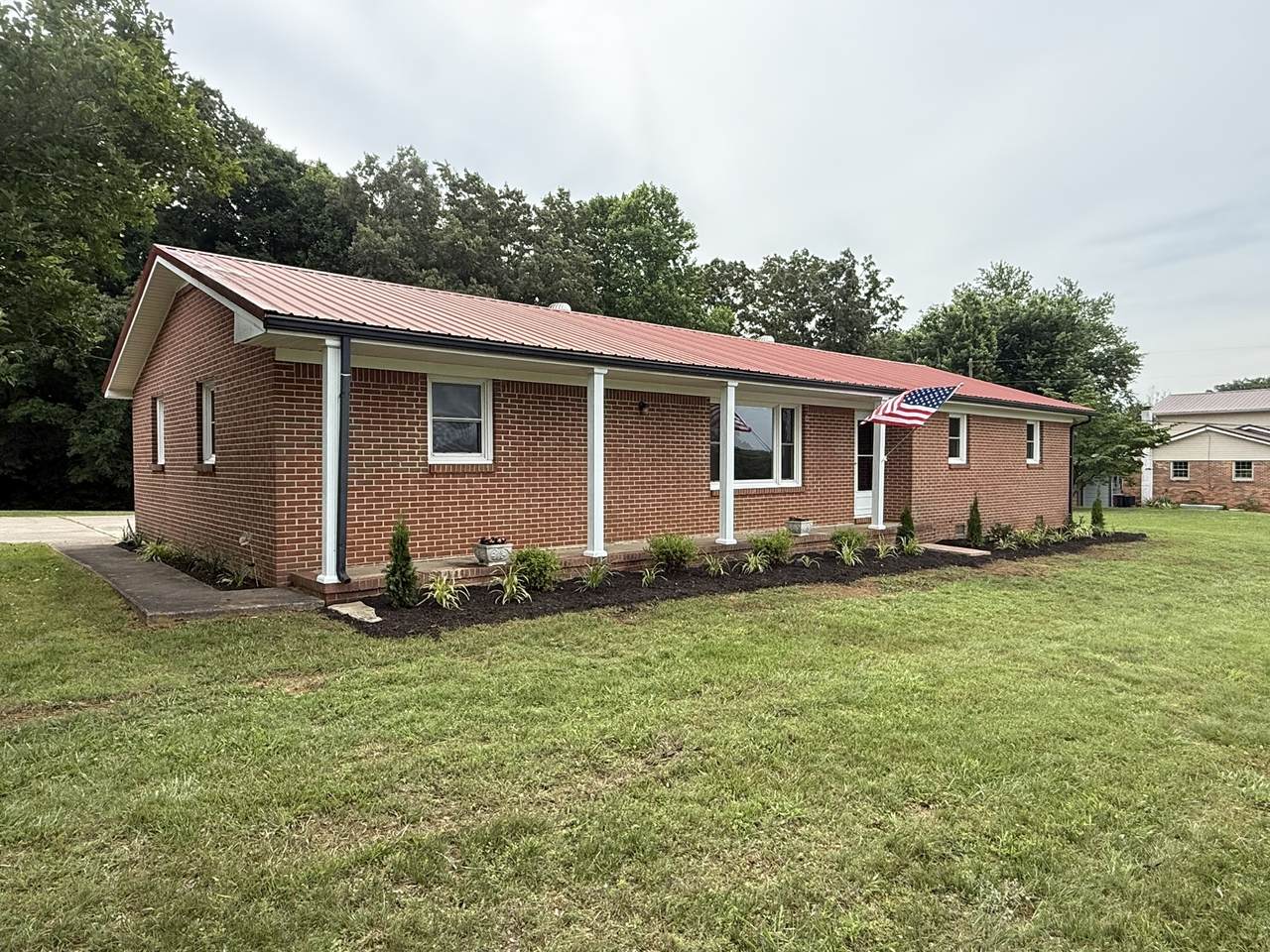 https://bt-photos.global.ssl.fastly.net/nashville/1280_boomver_1_RTC3225107-1.jpg