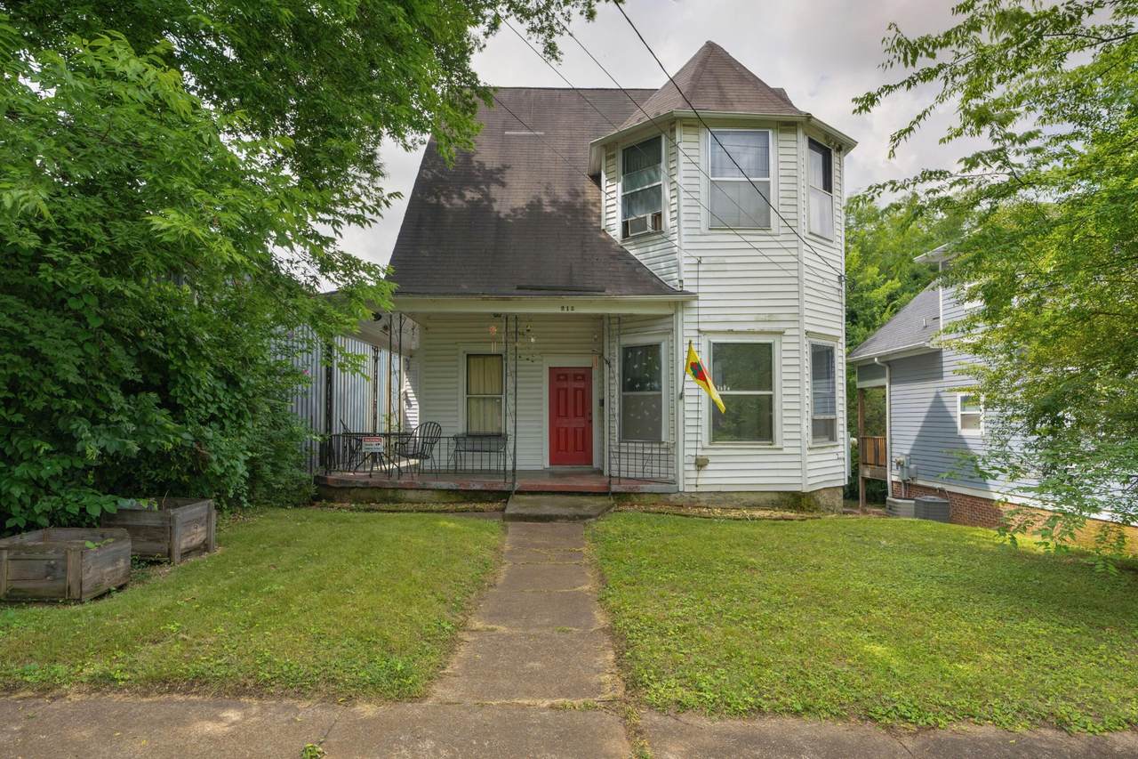 812 E 10th Street - Photo 1