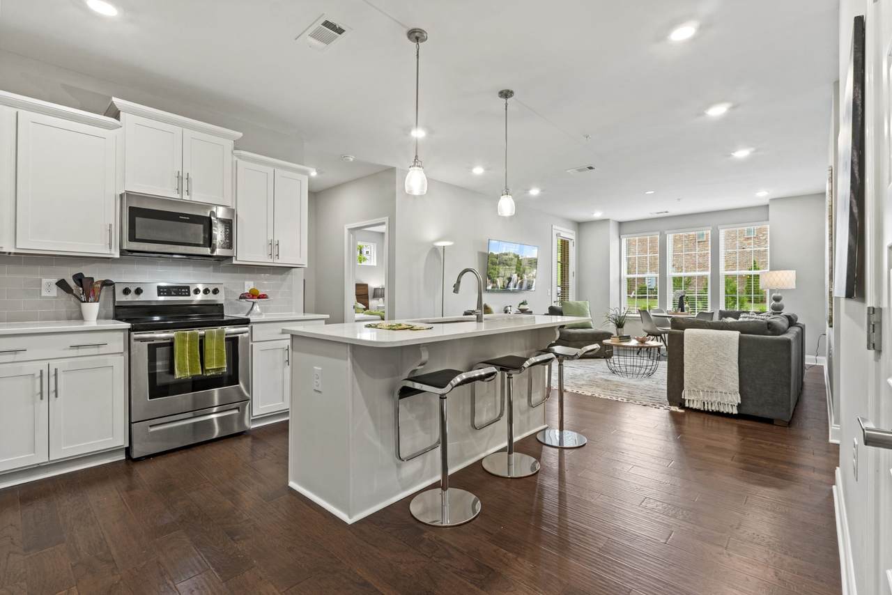 1801 Shadow Green Dr - Photo 1