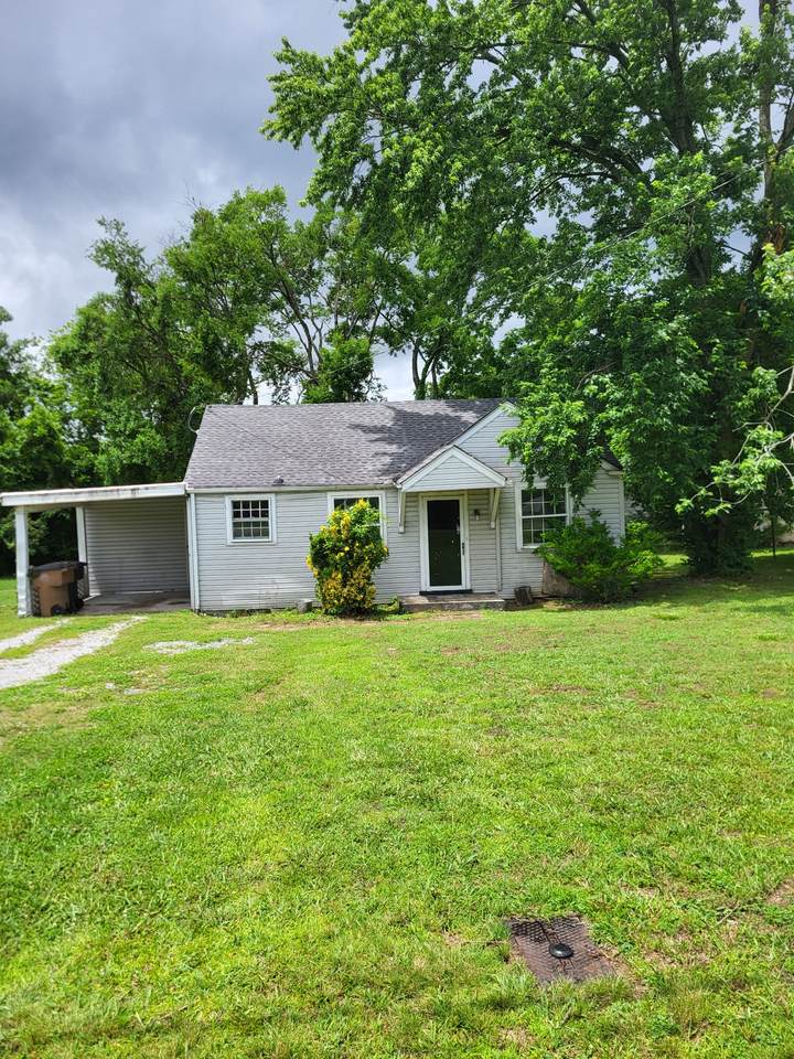 305 Spence Cir - Photo 1