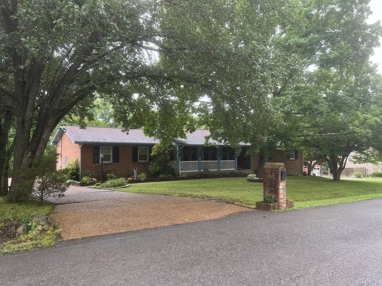 https://bt-photos.global.ssl.fastly.net/nashville/1280_boomver_1_RTC3225599-1.jpg