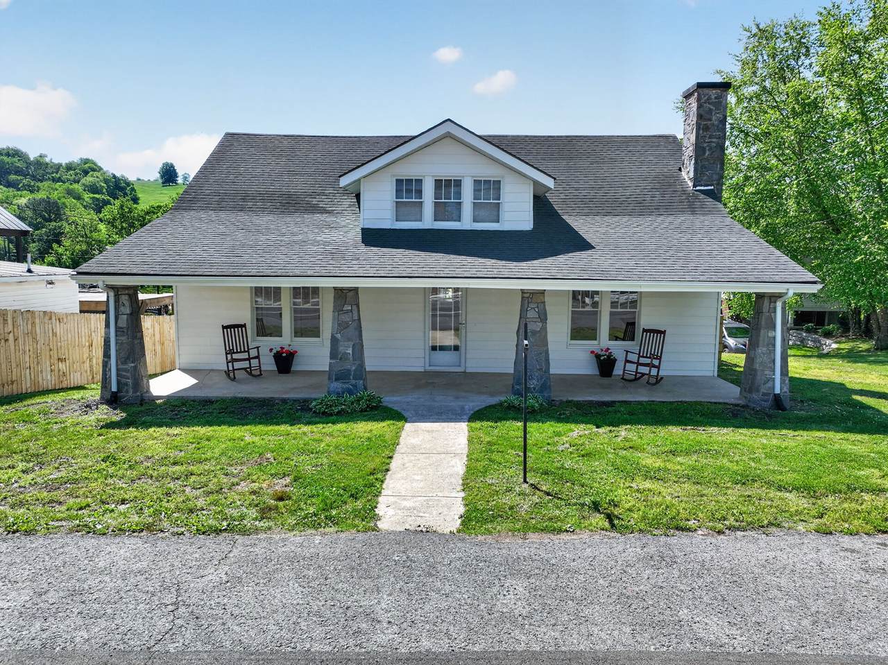 275 Main St - Photo 1