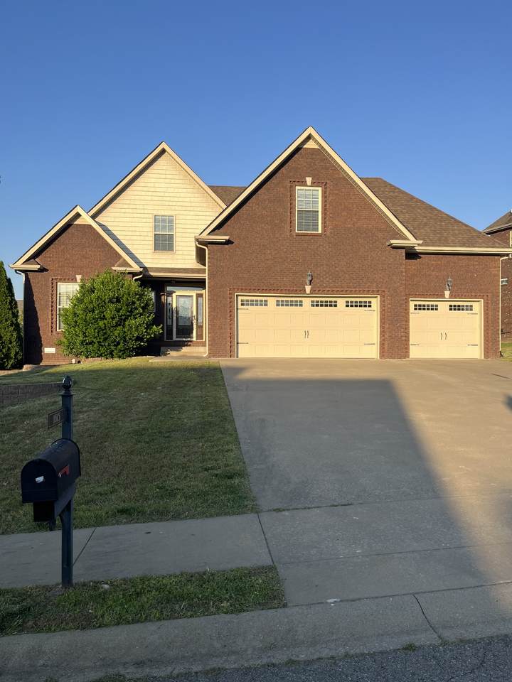 1615 Edgewater Ln - Photo 1