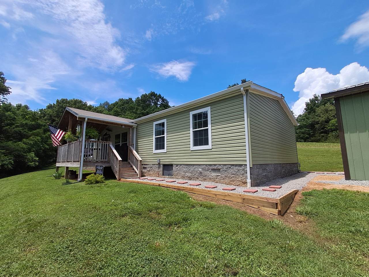 https://bt-photos.global.ssl.fastly.net/nashville/1280_boomver_1_RTC3225869-1.jpg