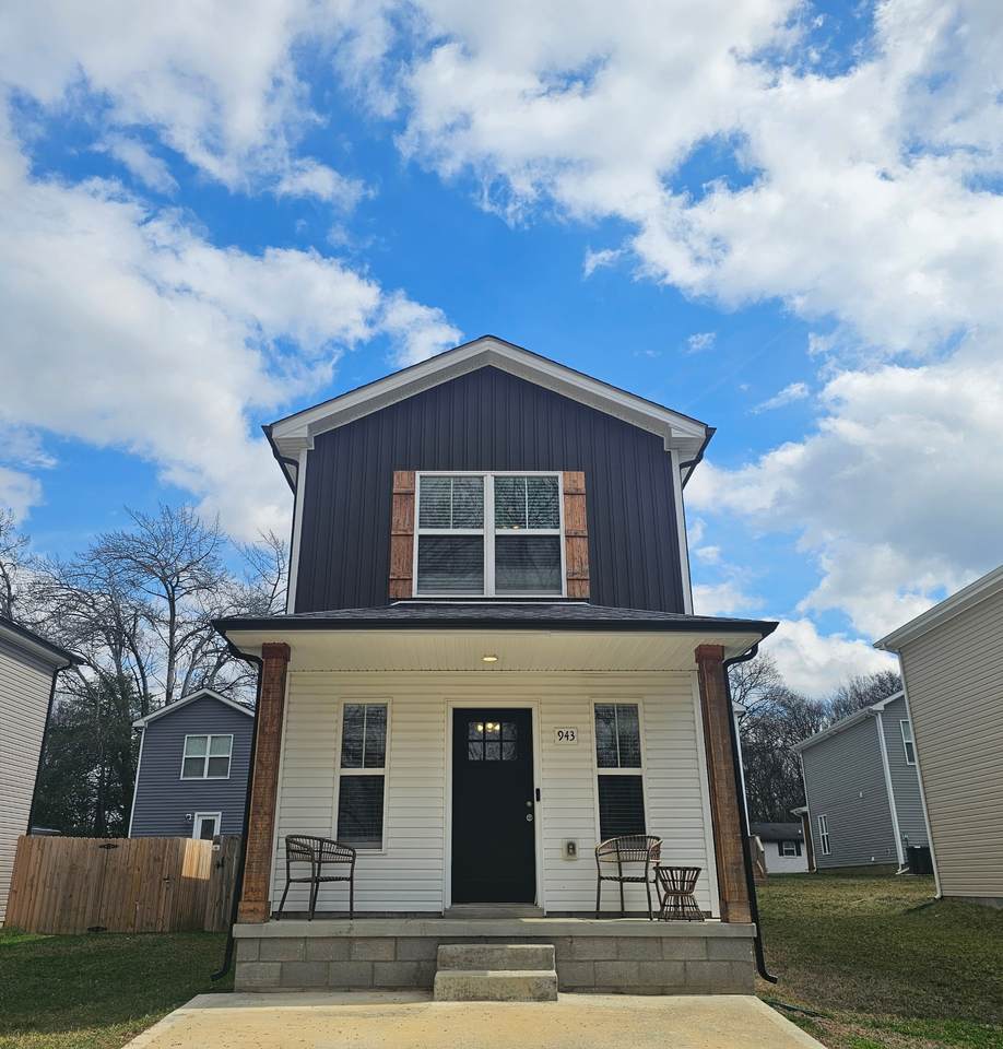 943 Wall St - Photo 1