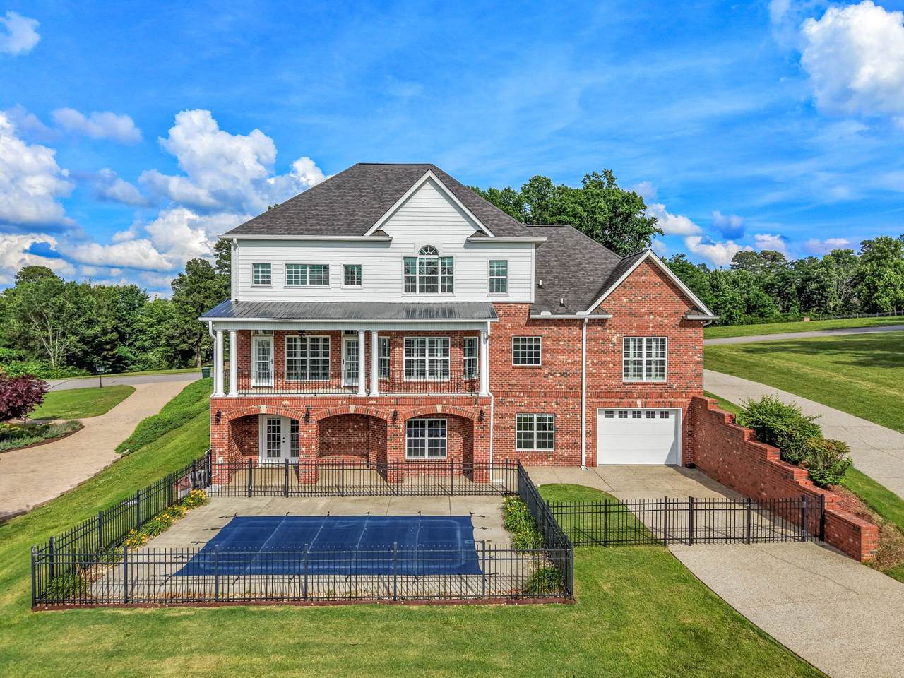 https://bt-photos.global.ssl.fastly.net/nashville/1280_boomver_1_RTC3226429-1.jpg