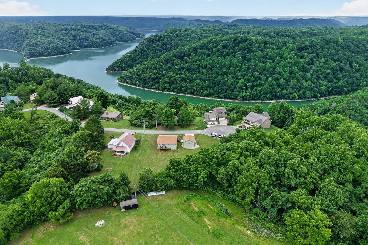 240 Dillon Ln - Photo 1