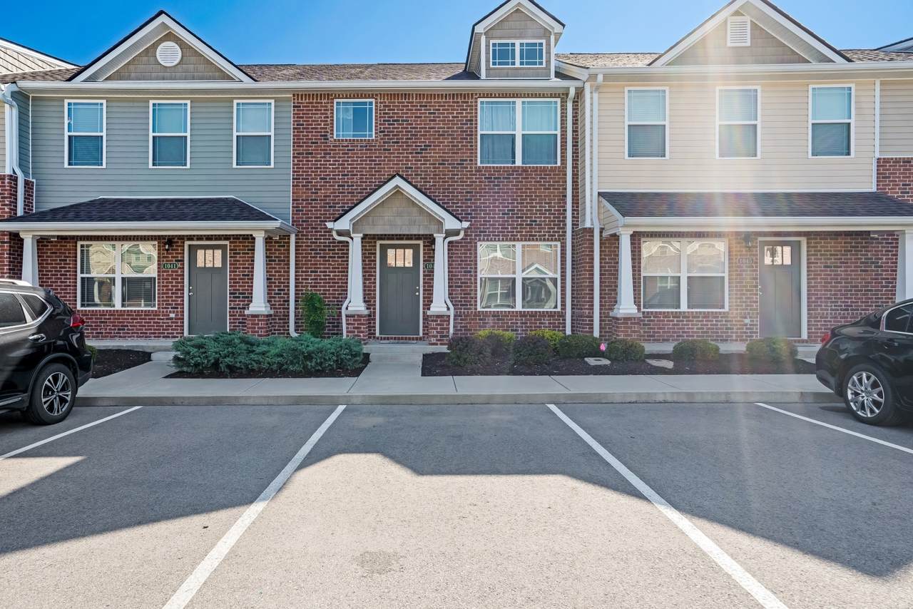 1043 Wells Way - Photo 1