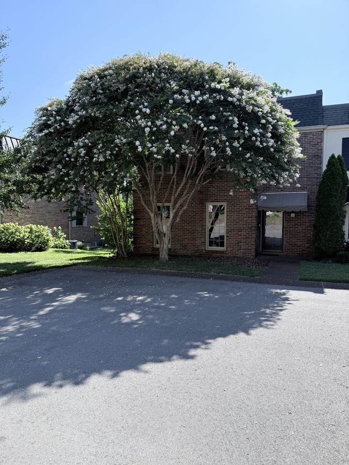 https://bt-photos.global.ssl.fastly.net/nashville/1280_boomver_1_RTC3226587-1.jpg