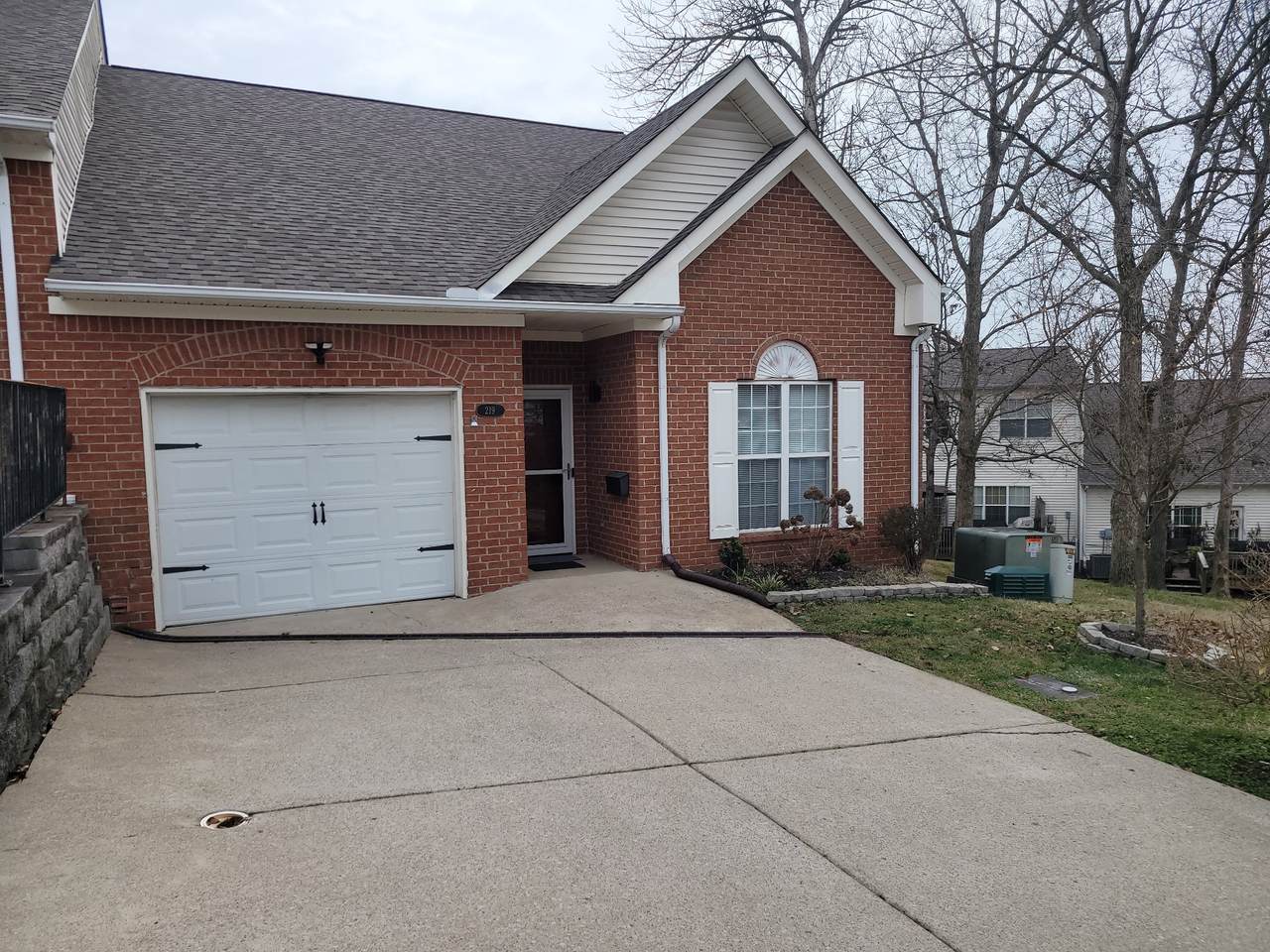 219 Wyndom Ct - Photo 1