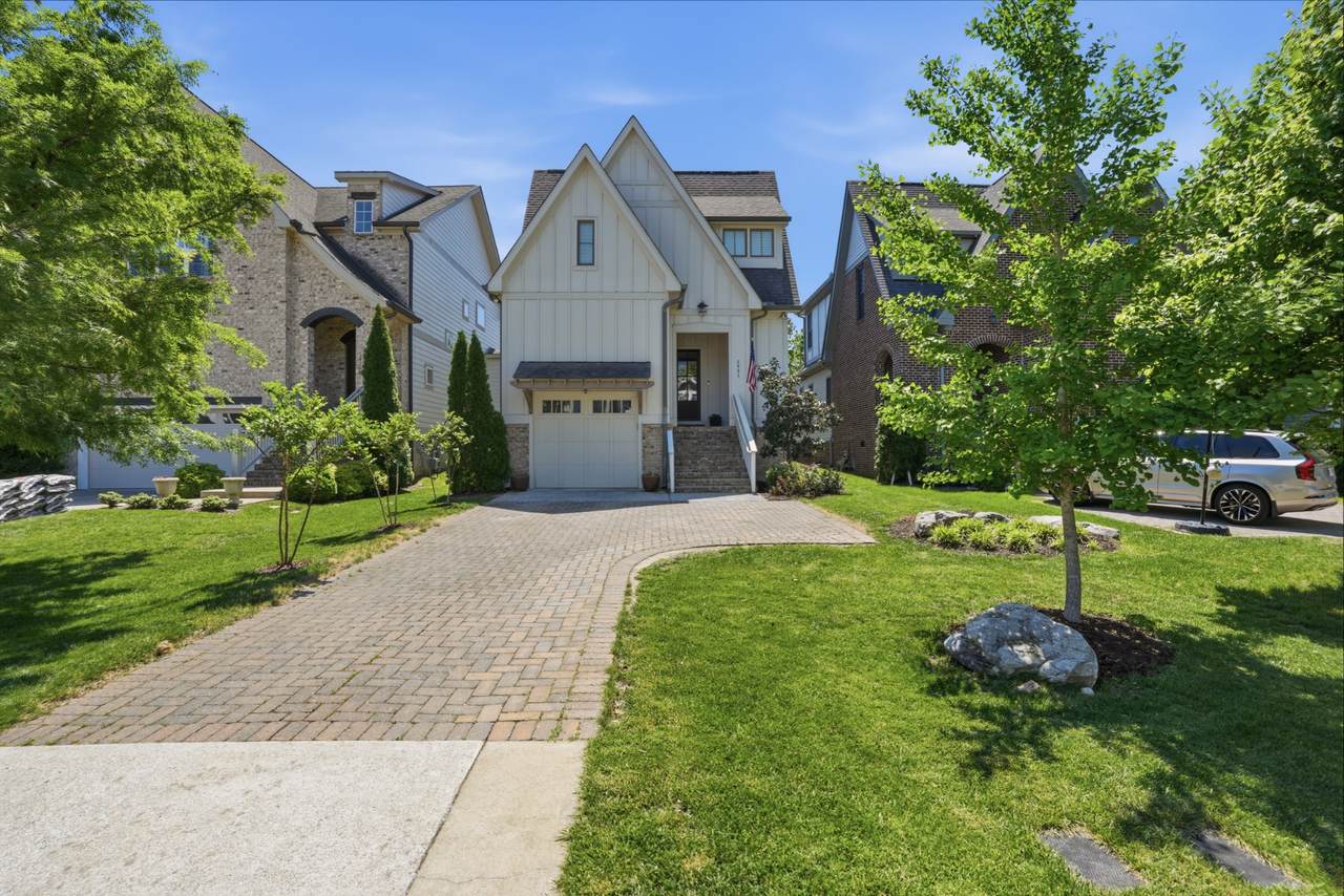 1931 Kimbark Dr - Photo 1