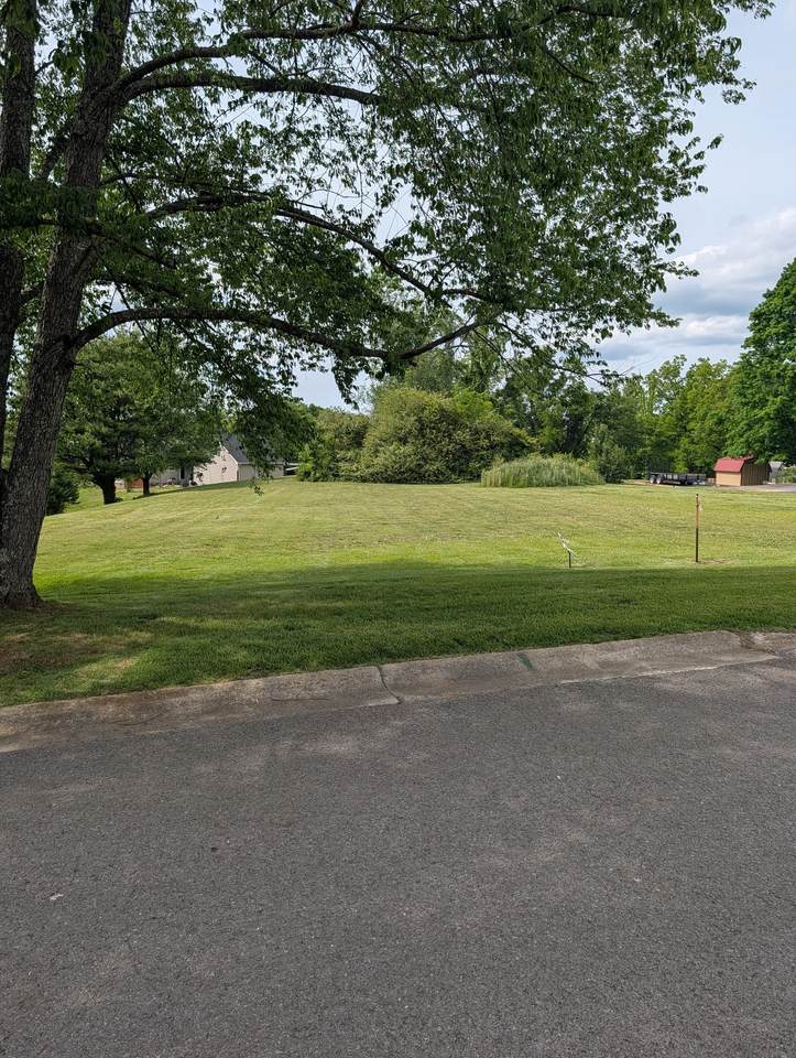 105 Fairlane Drive - Photo 1