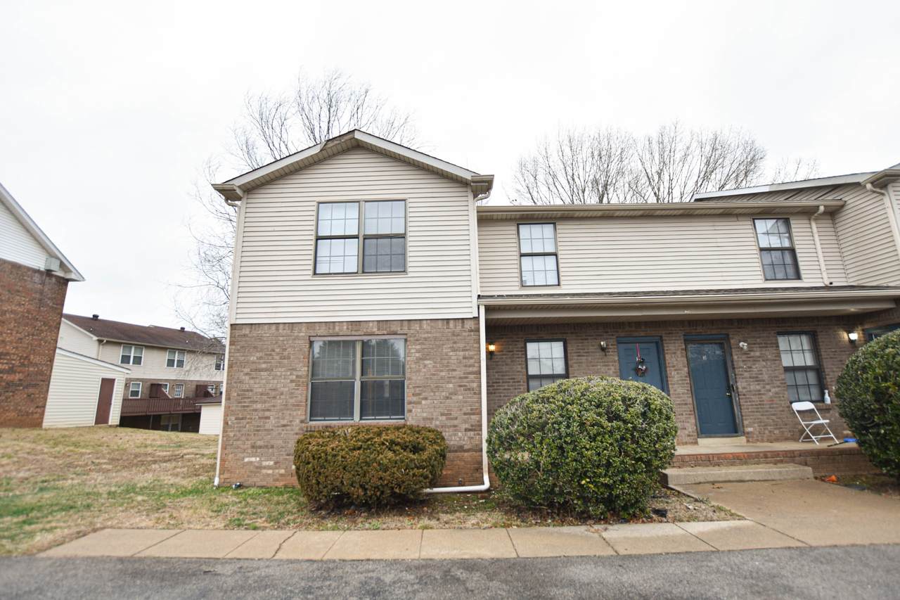 1533 E Knollwood Circle - Photo 1