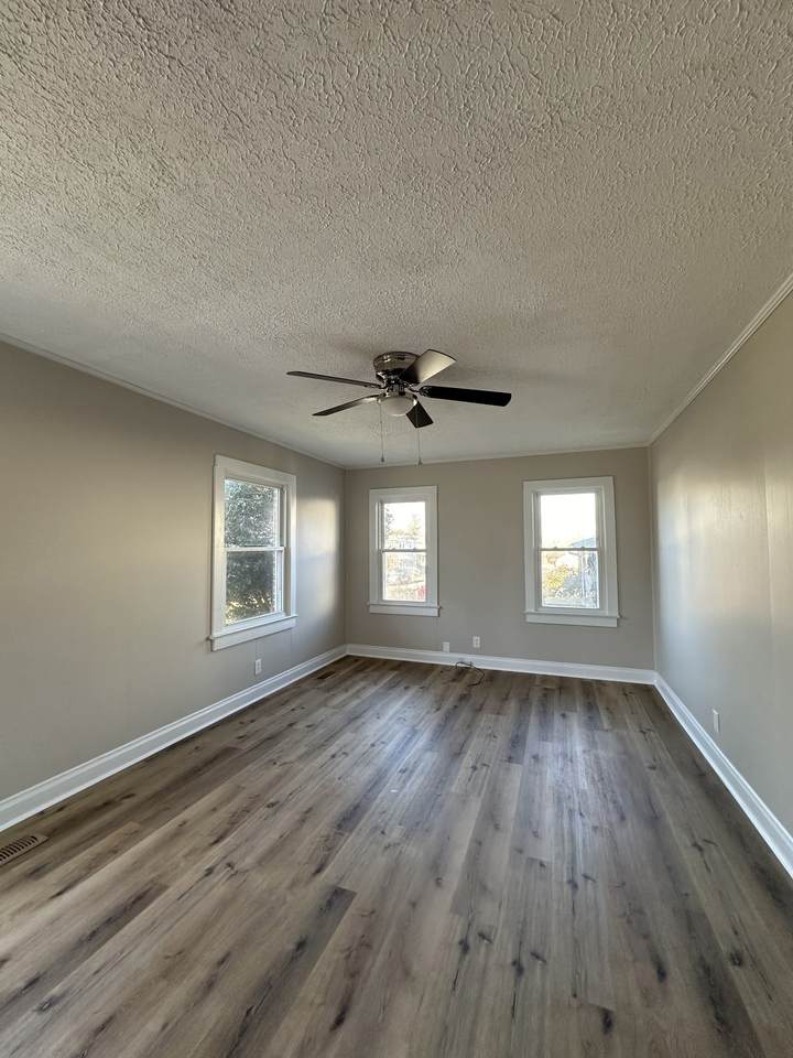 https://bt-photos.global.ssl.fastly.net/nashville/1280_boomver_1_RTC3230147-1.jpg