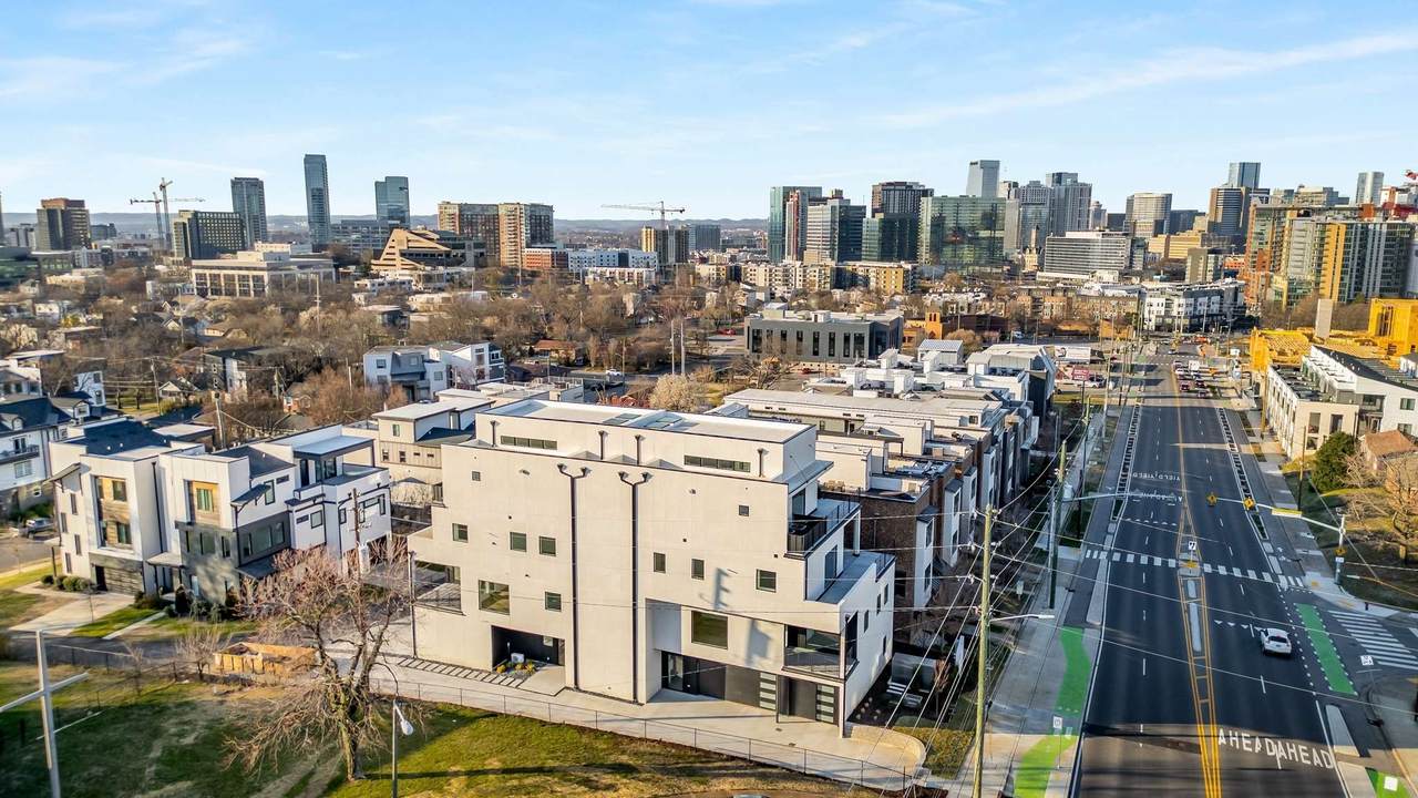 1017 12th Ave - Photo 1