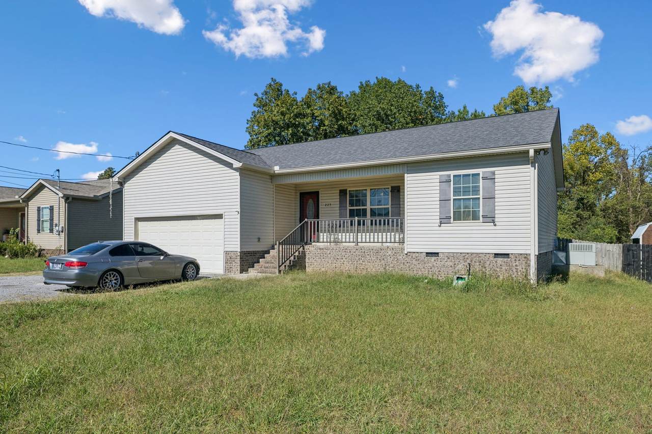 225 Eagle Blvd - Photo 1