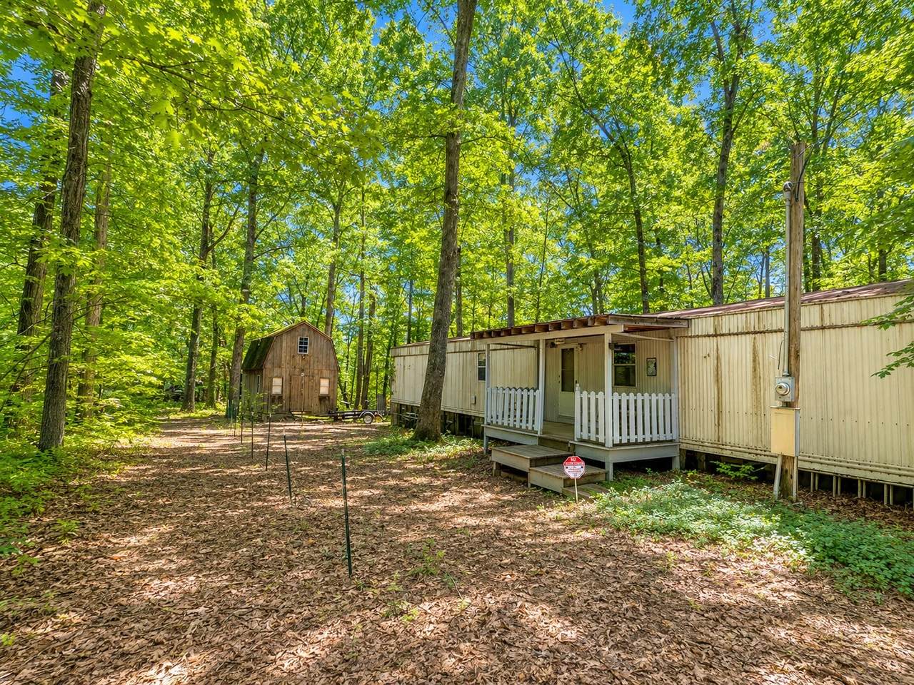 360 Floyd Dr - Photo 1