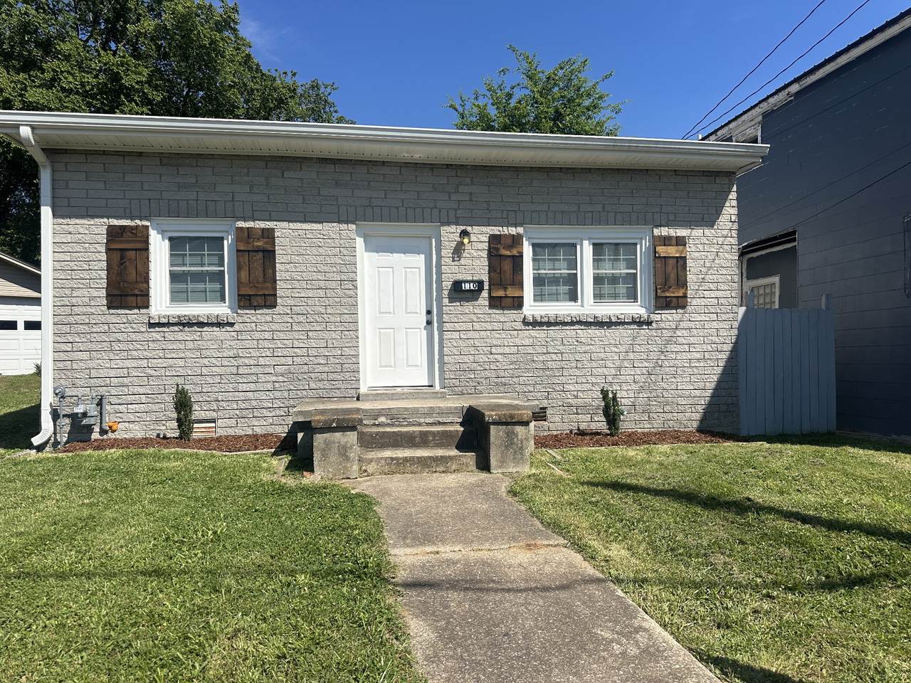 110 S Virginia St - Photo 1
