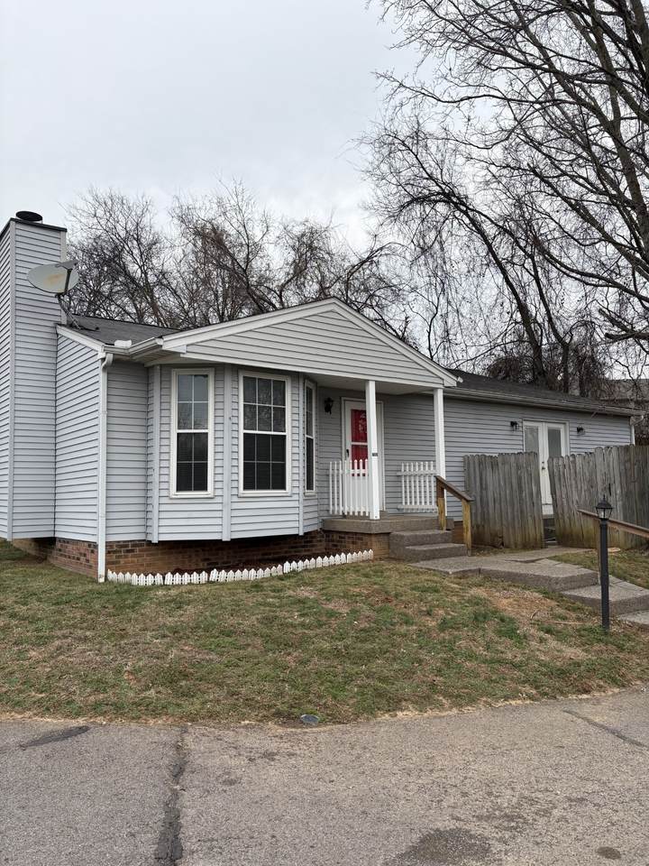 808 Patio Ct - Photo 1