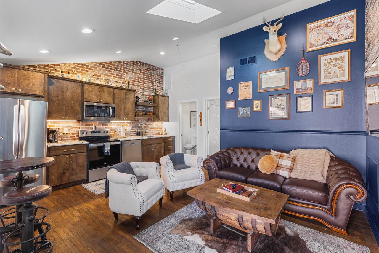 1222 Gallatin Ave - Photo 1