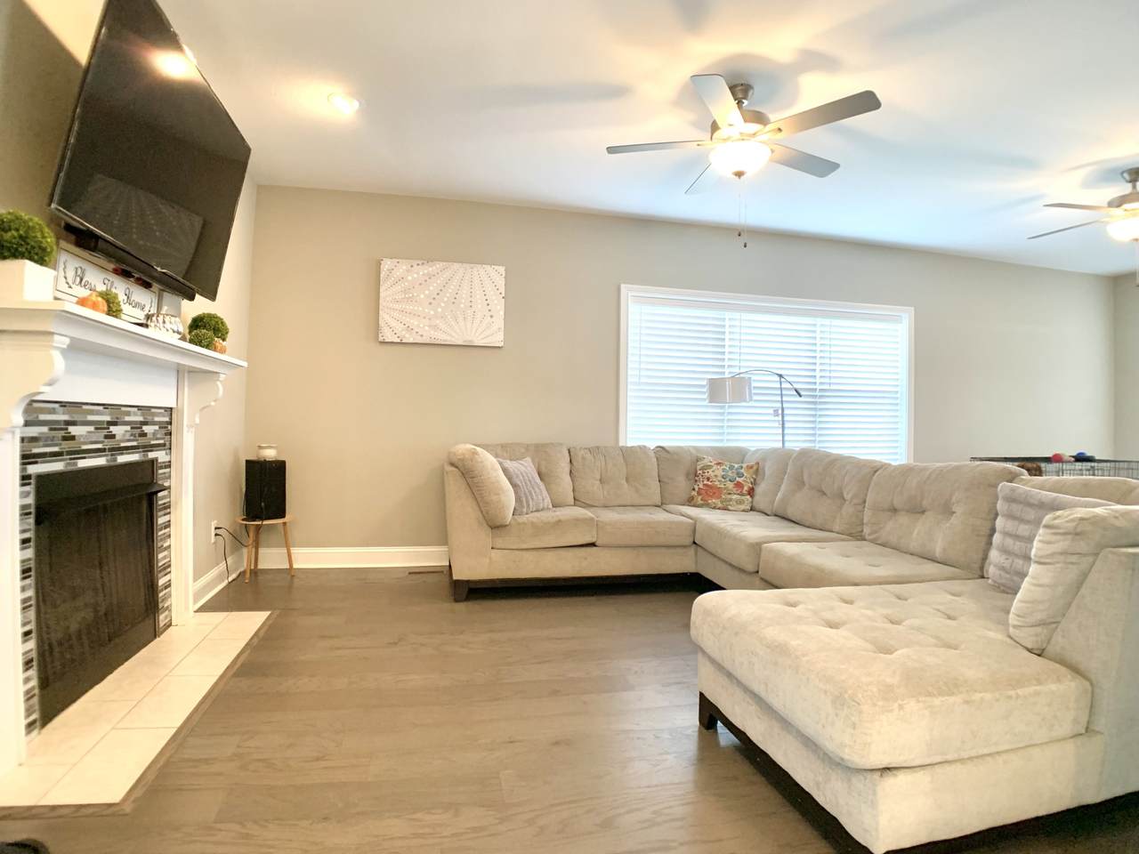 https://bt-photos.global.ssl.fastly.net/nashville/1280_boomver_1_RTC3233860-1.jpg