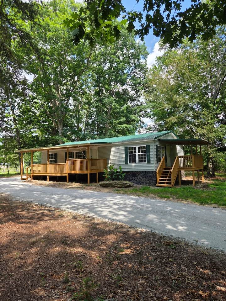 131 Laurel Trails Ln - Photo 1