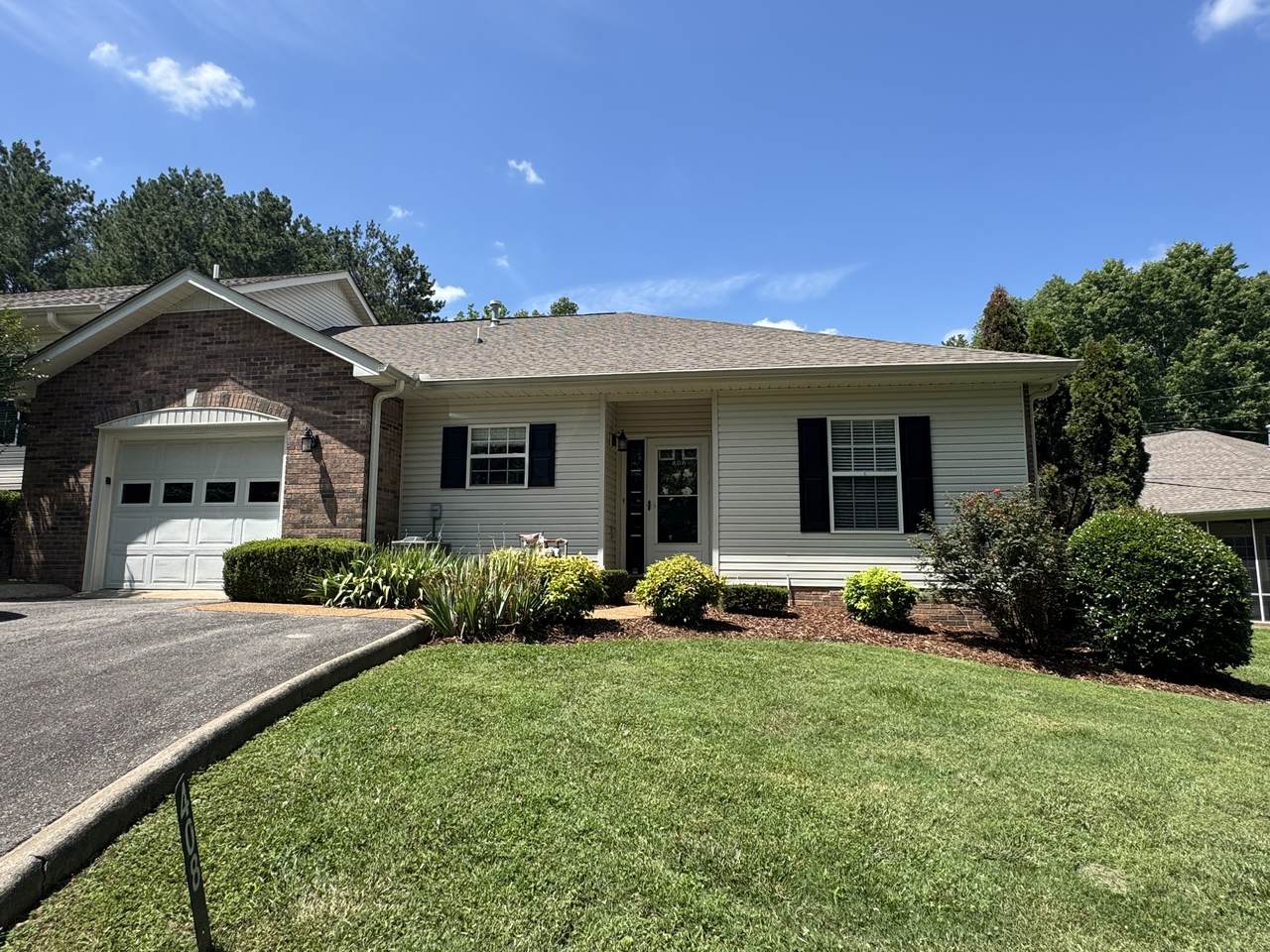 408 Village Cir - Photo 1