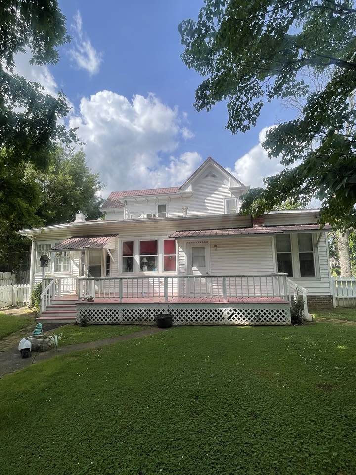 213 Pulaski St - Photo 1