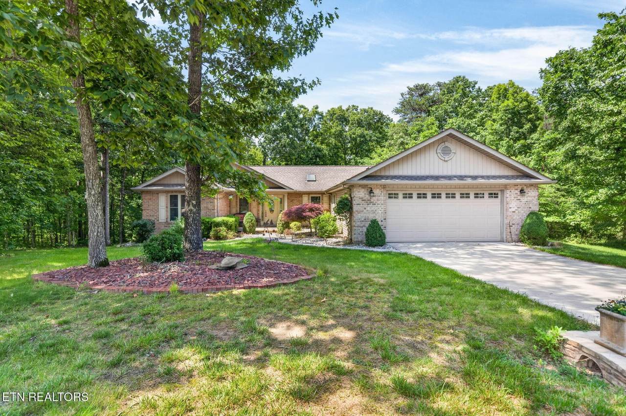 657 Lakeview Drive - Photo 1
