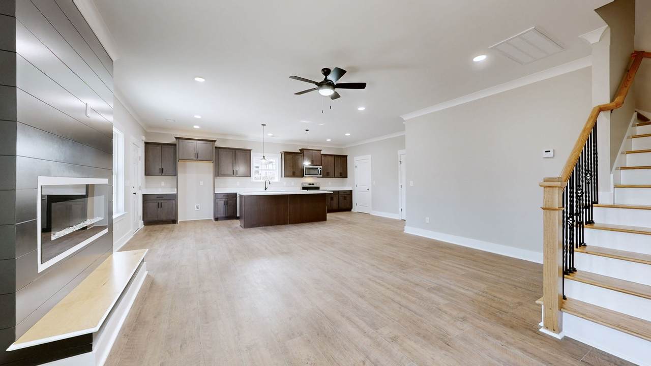 613 Short Mt St - Photo 1