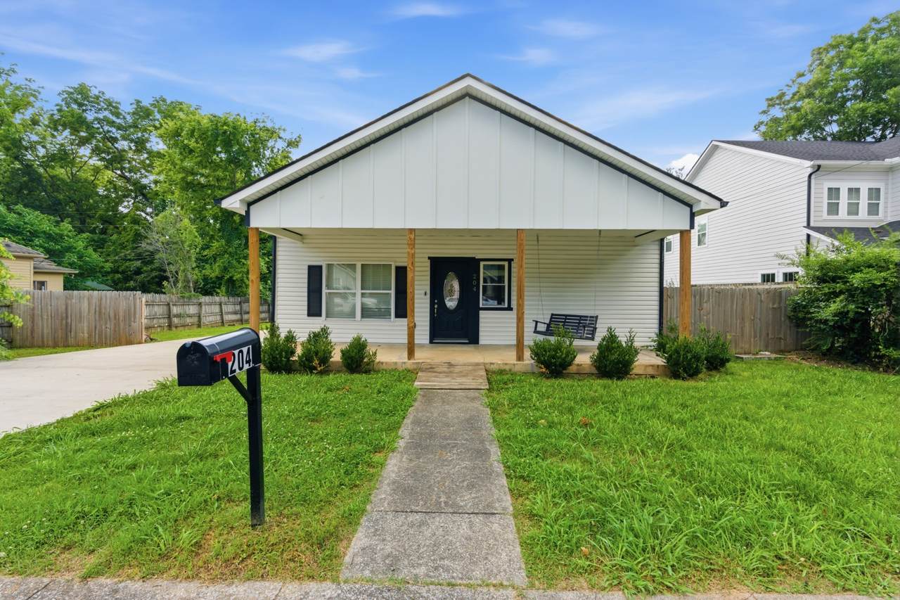 204 Richardson Ave - Photo 1