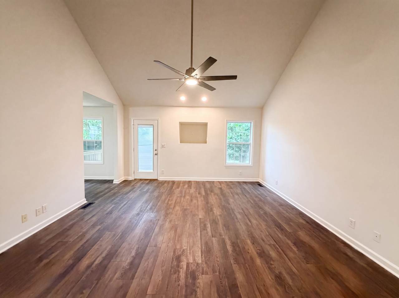 https://bt-photos.global.ssl.fastly.net/nashville/1280_boomver_1_RTC3239965-1.jpg