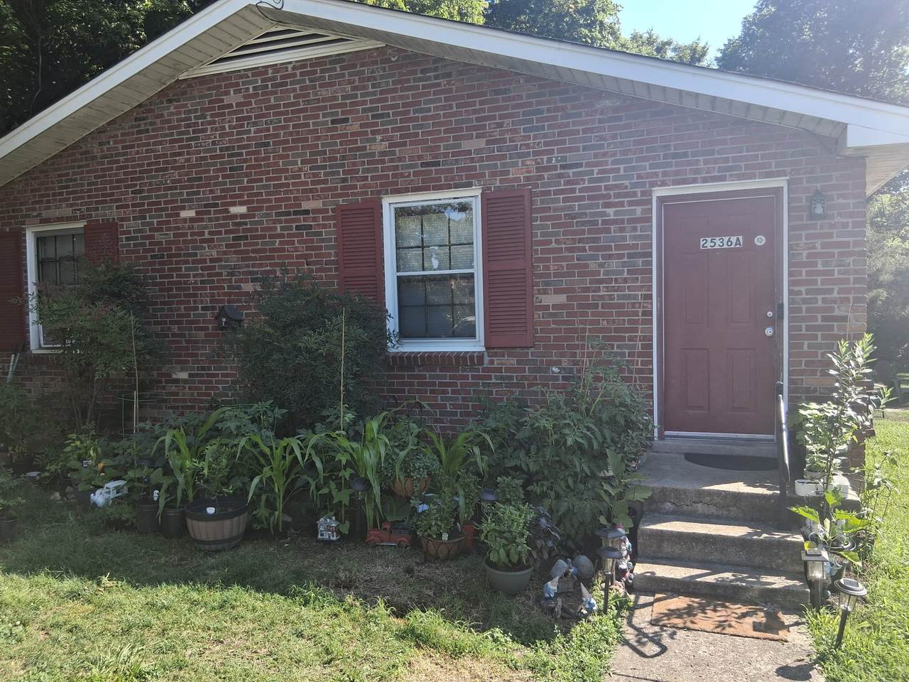 2536 Glenrose Ave - Photo 1