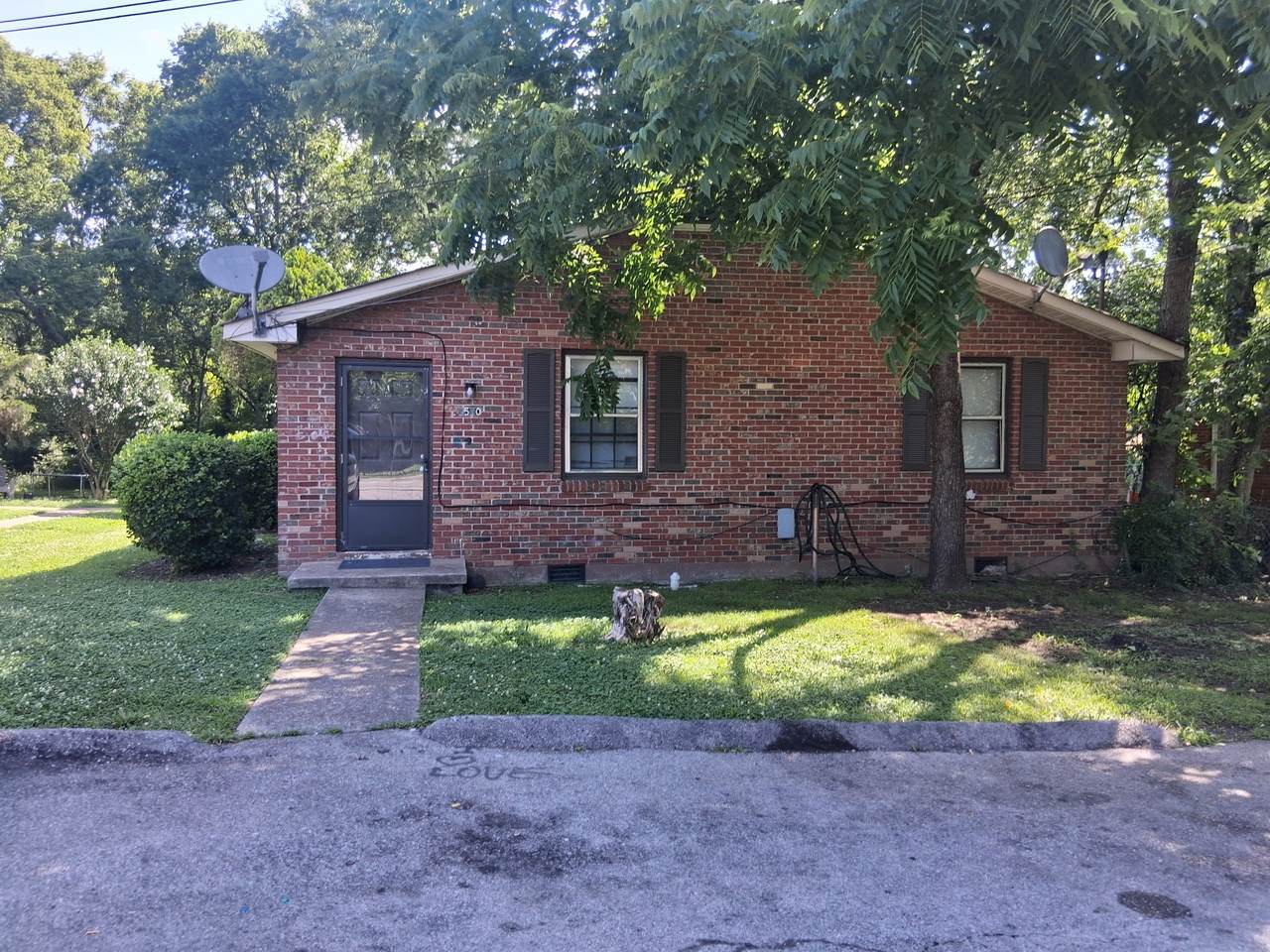 2540 Glenrose Ave - Photo 1