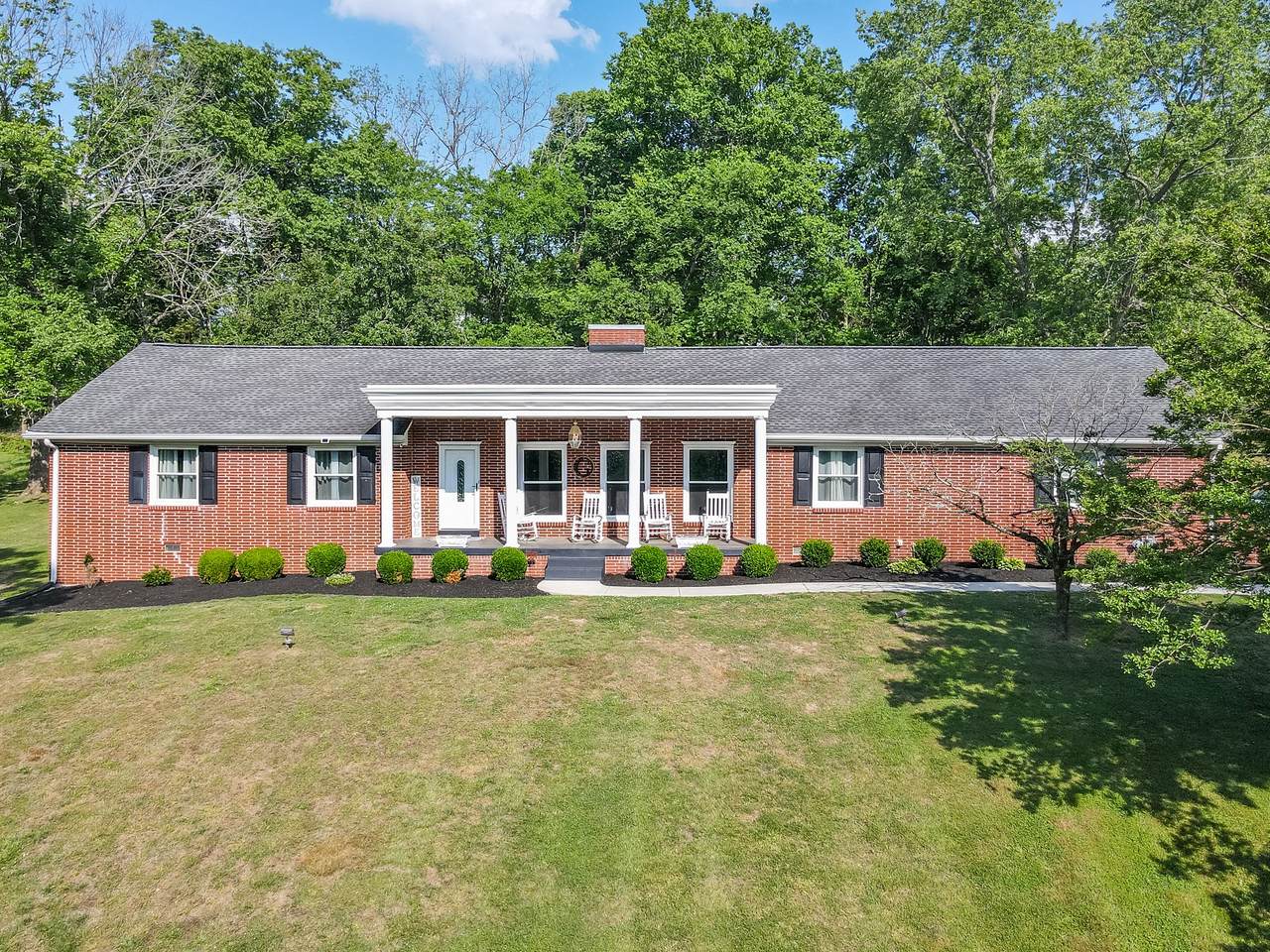 655 Ashwood Ave - Photo 1