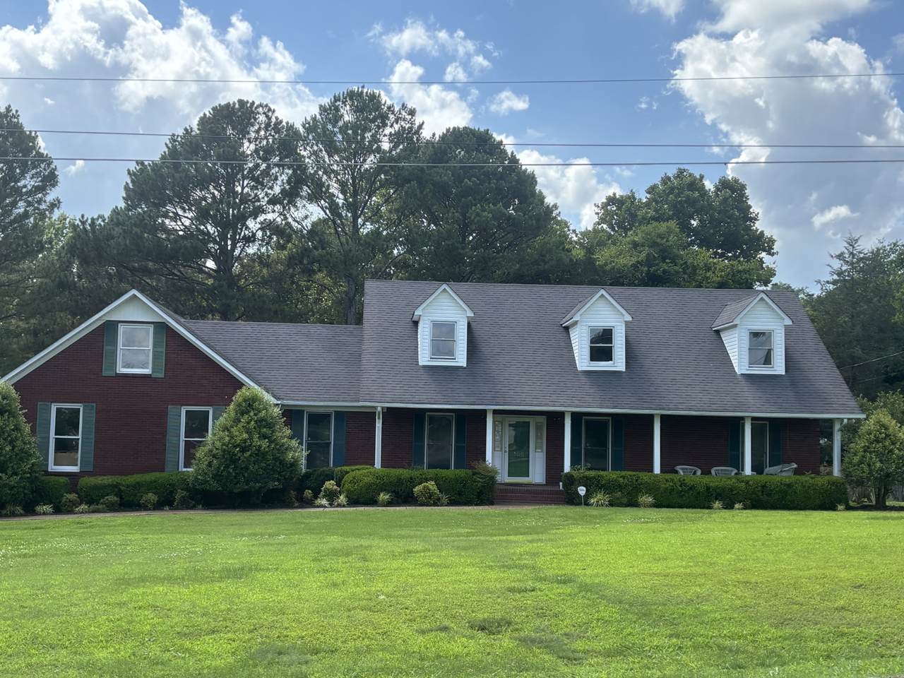 405 Westgate Dr - Photo 1