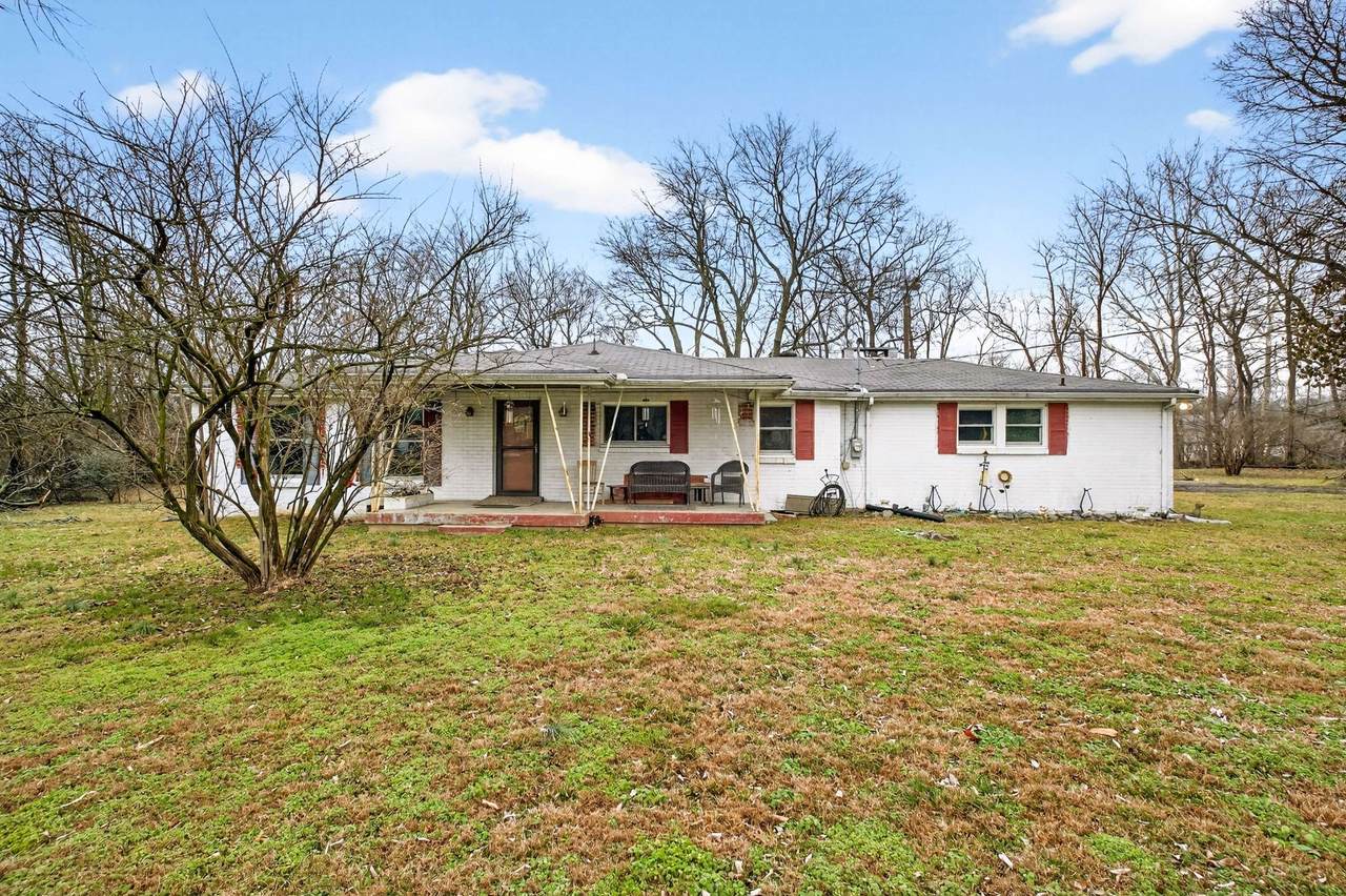 215 Ewing Dr - Photo 1