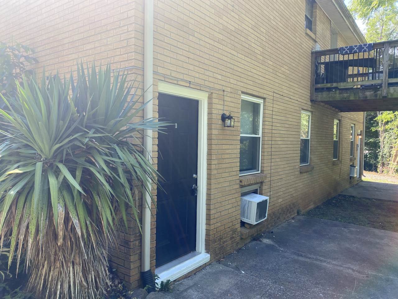 812 Bradley St - Photo 1