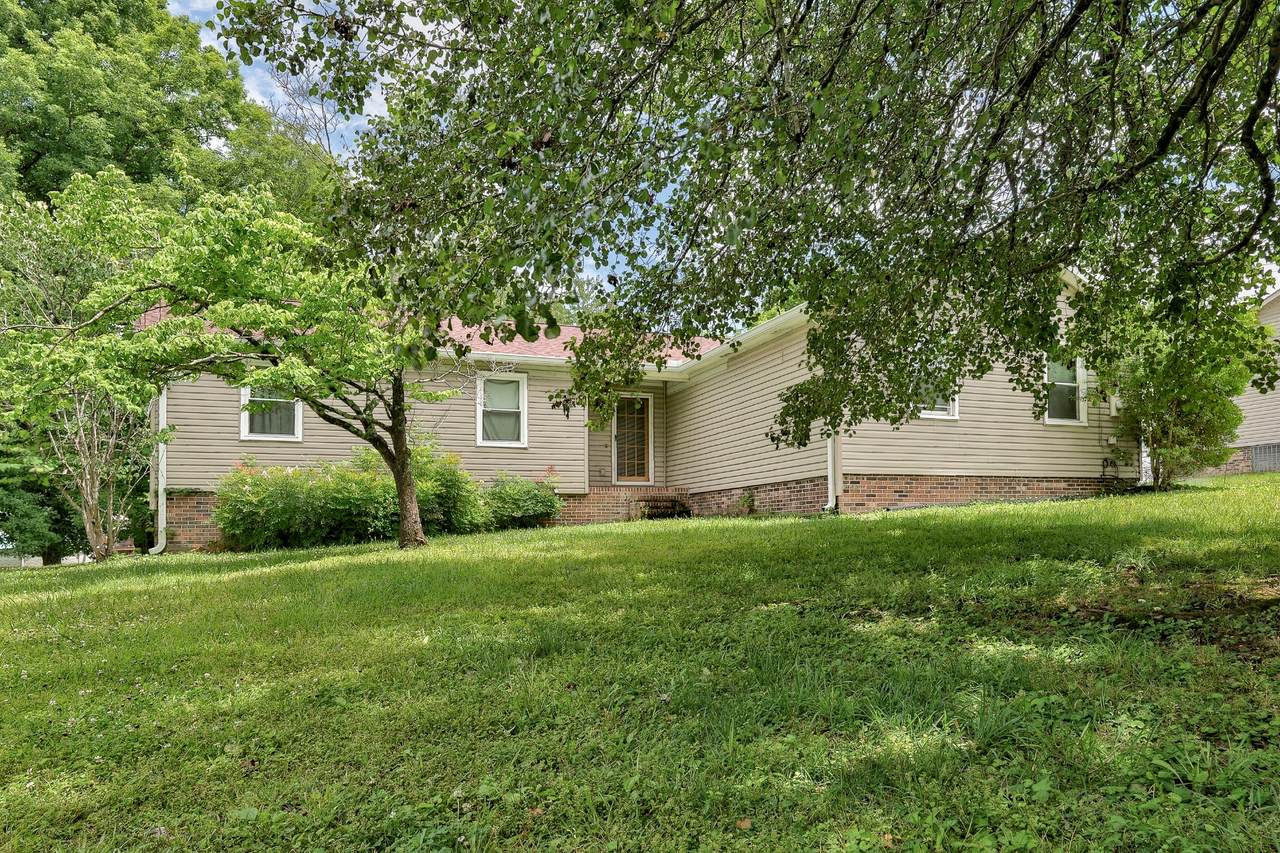 261 Glenview Dr - Photo 1