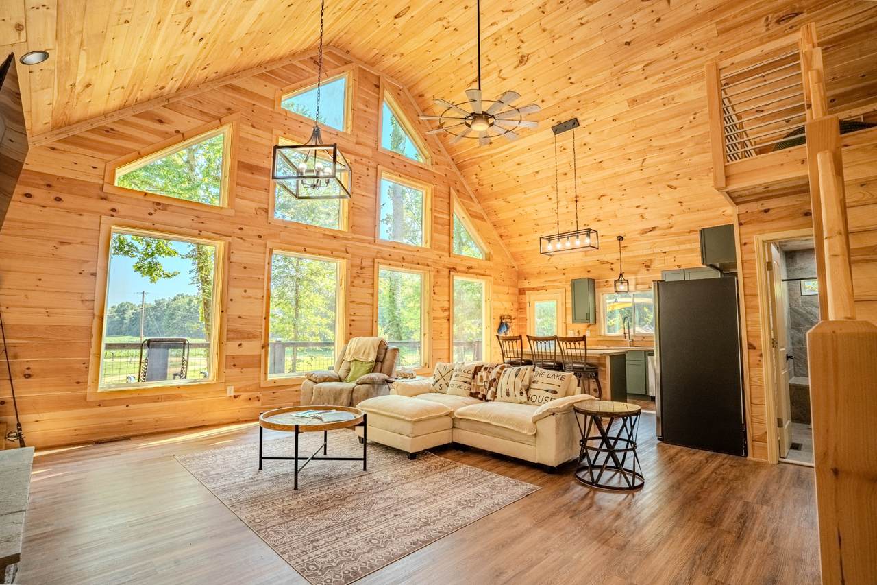 https://bt-photos.global.ssl.fastly.net/nashville/1280_boomver_1_RTC3243529-1.jpg