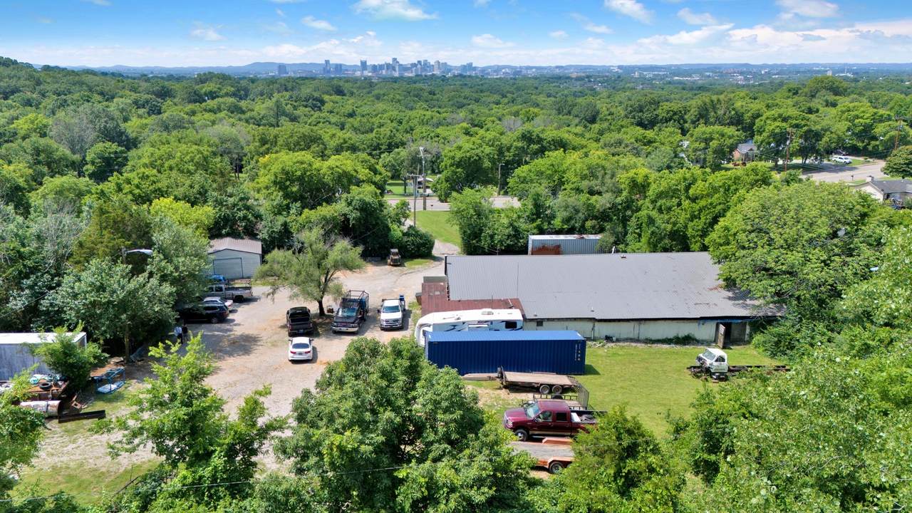 201 Hart Ln - Photo 1