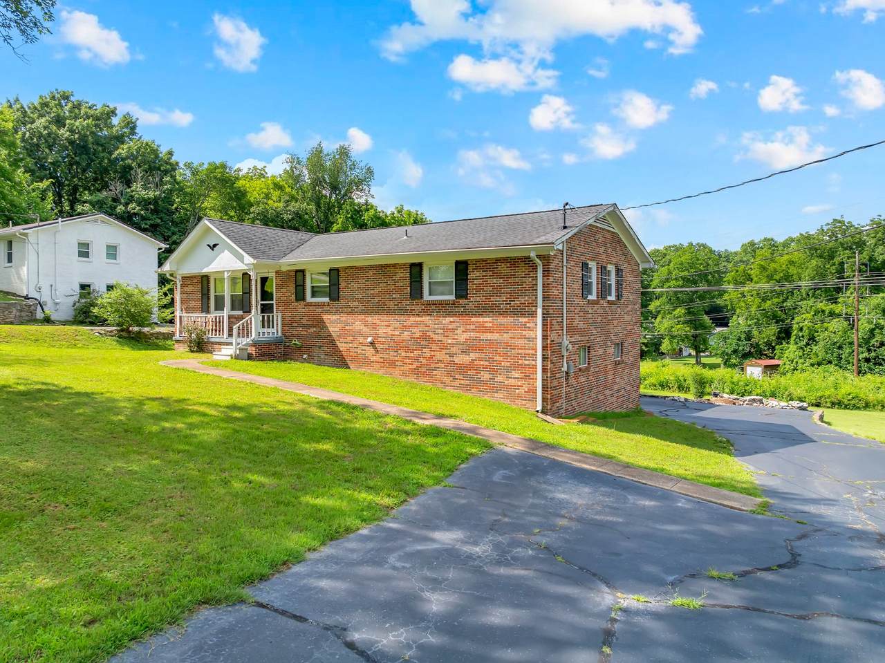 308 Lake Dr - Photo 1