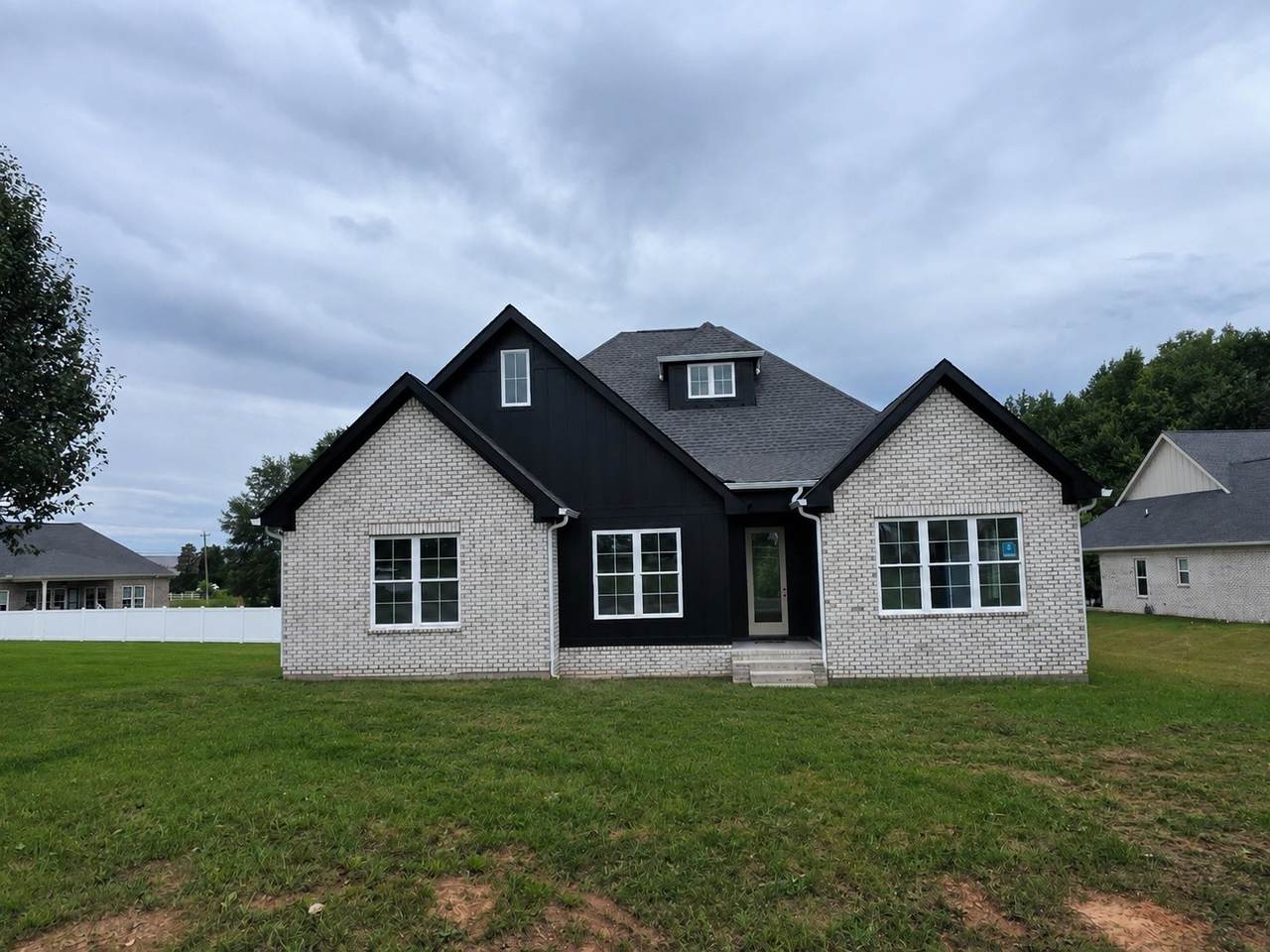 61 Hickory Grove Dr - Photo 1