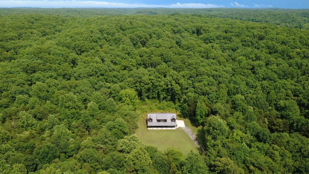 7075 Pinewood Rd - Photo 1