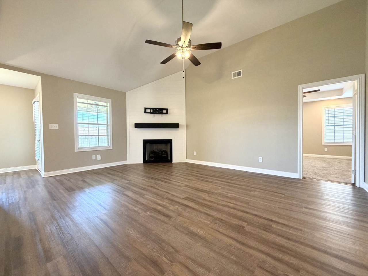 https://bt-photos.global.ssl.fastly.net/nashville/1280_boomver_1_RTC3244688-1.jpg